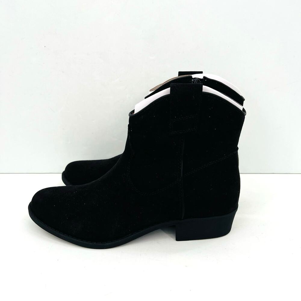NWOT Dolcetta Libby women’s perforated faux suede side zip booties ankle boots